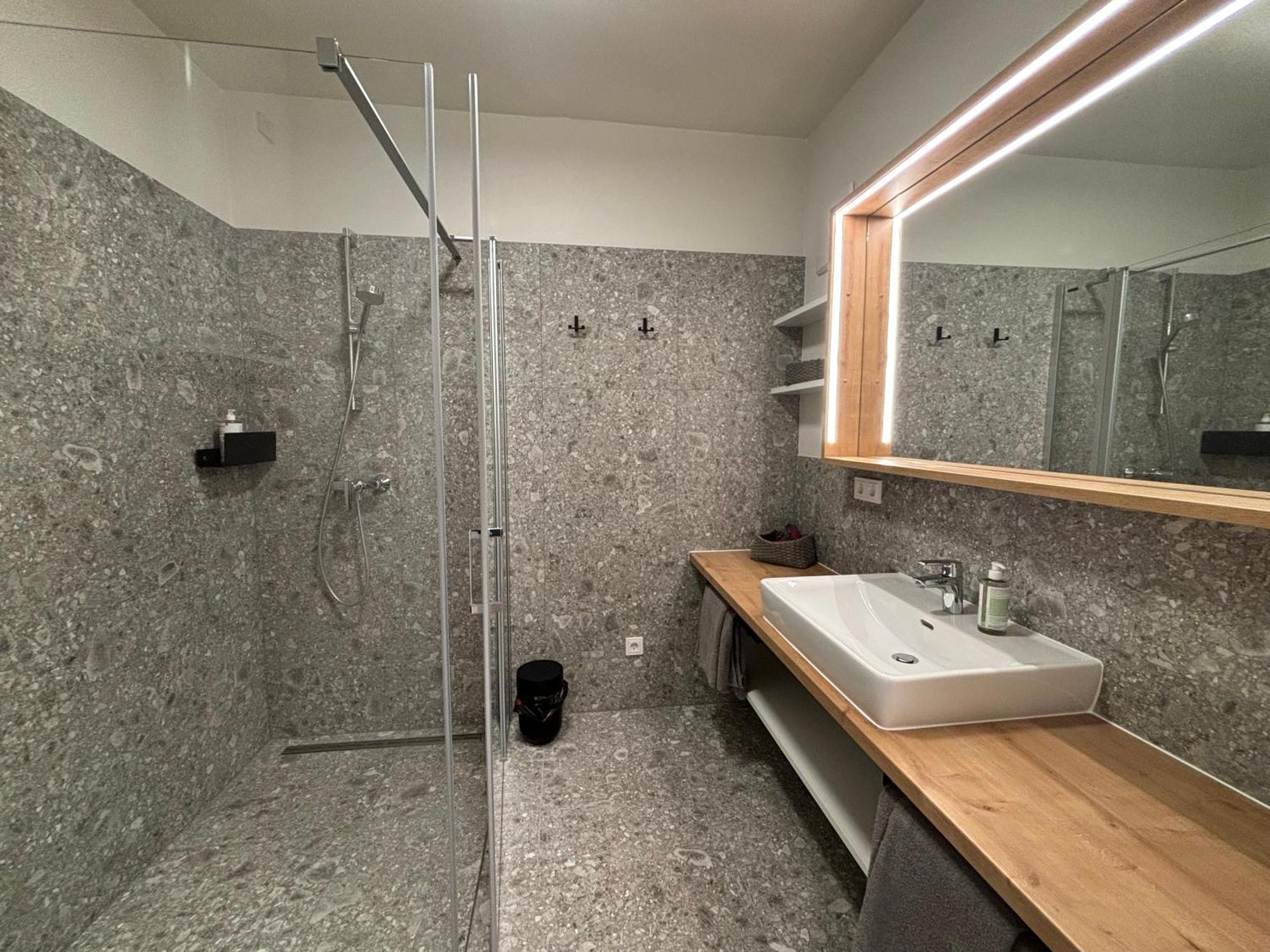 Livero Apartments Санкт Пьолтен Екстериор снимка